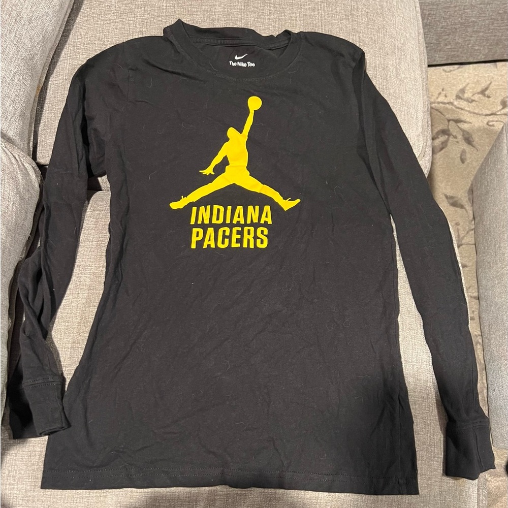Indiana Pacers long sleeve tshirt. youth large